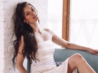 ArianaHoups
