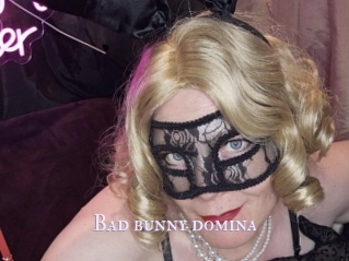 Bad_bunny_domina
