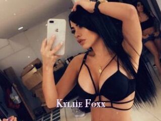 Kyliie_Foxx