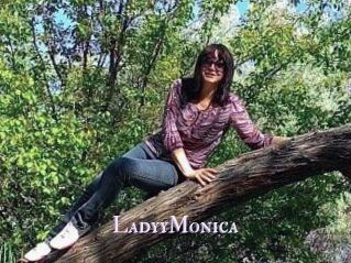 LadyyMonica