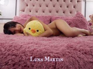 Luna_Martin