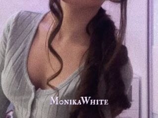 M0nikaWhite