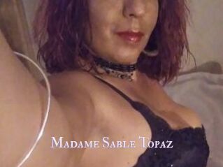 Madame_Sable_Topaz