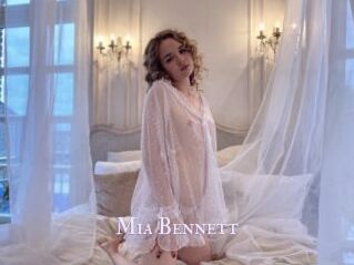 Mia_Bennett