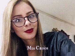 Mia_Croos