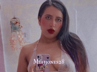 Miajjones28