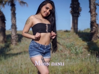 Moon_danii