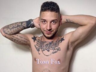 Tomy_Fox
