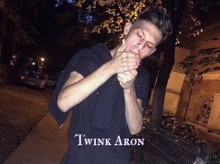 Twink_Aron